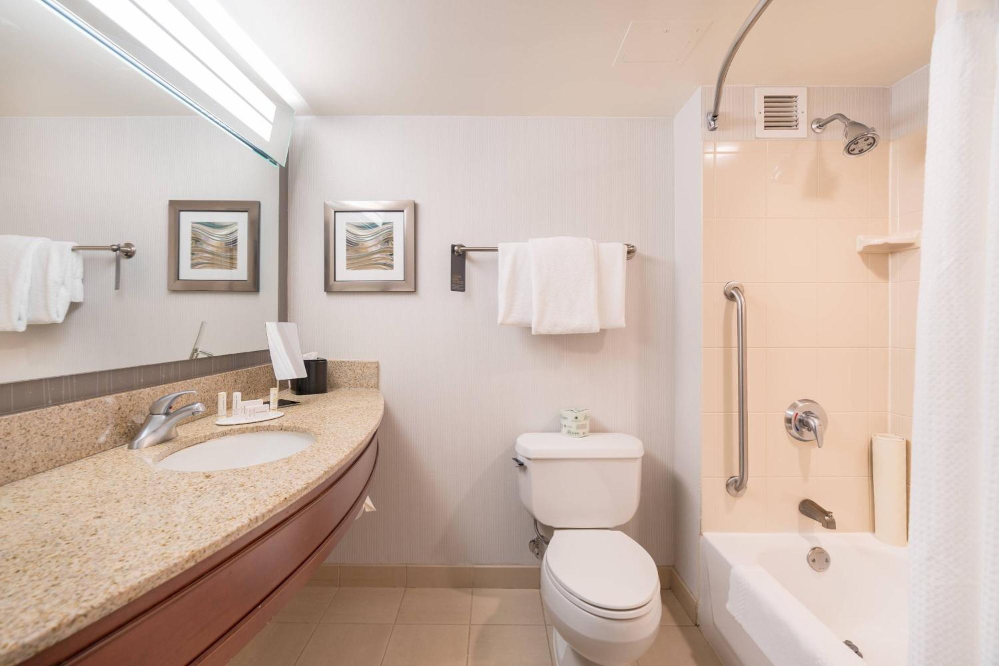 Courtyard By Marriott Silver Spring Downtown Exteriör bild