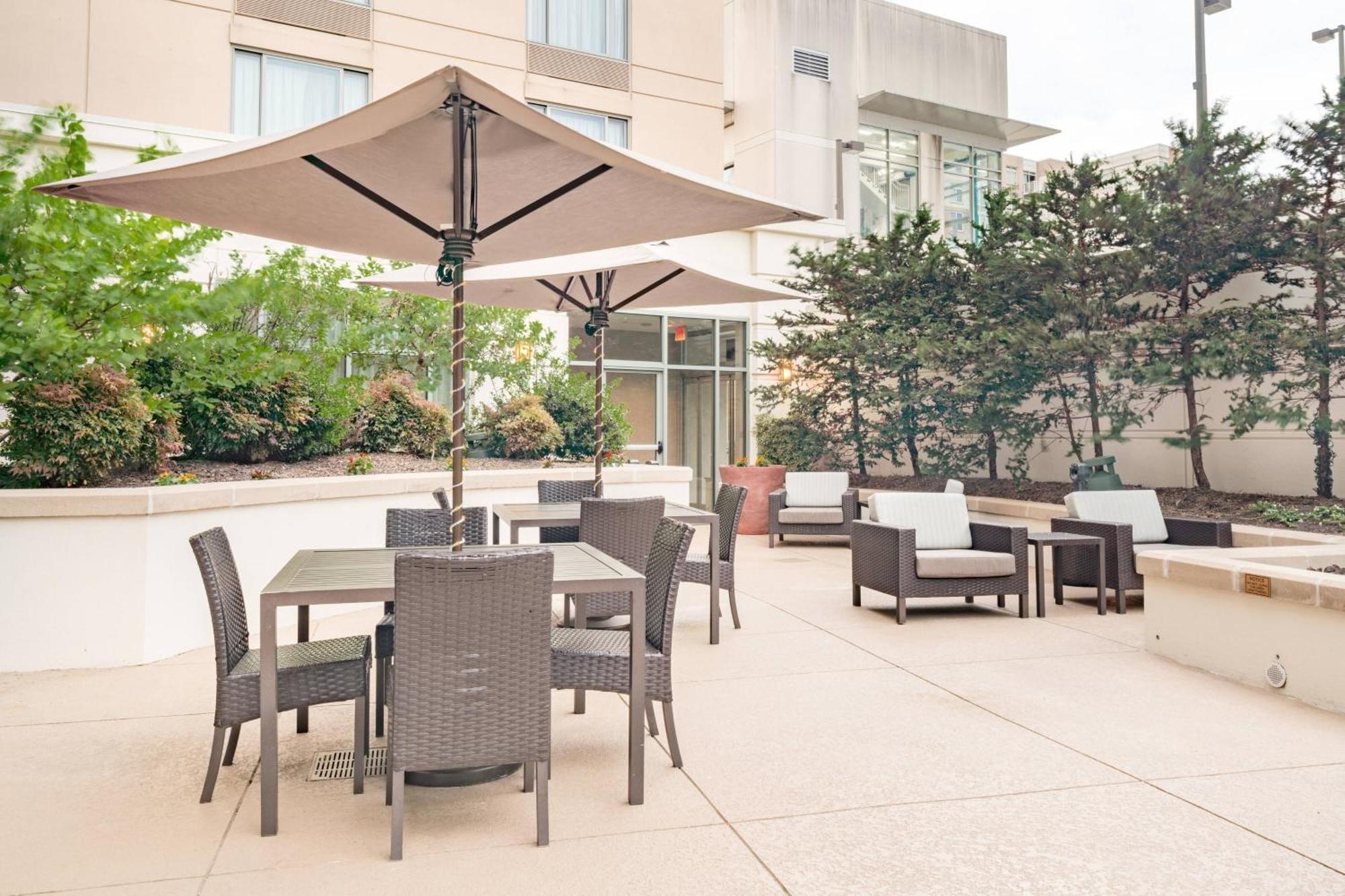 Courtyard By Marriott Silver Spring Downtown Exteriör bild