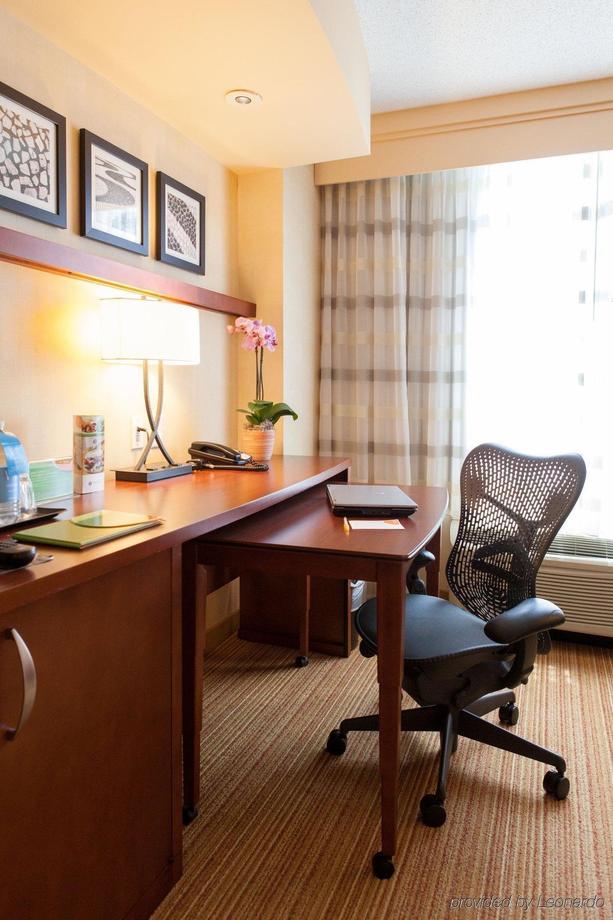 Courtyard By Marriott Silver Spring Downtown Exteriör bild